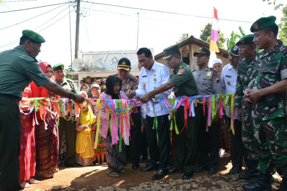Wakil Bupati Suyono Resmikan Jalan Makadam Sepanjang 1600M Hasil TMMD