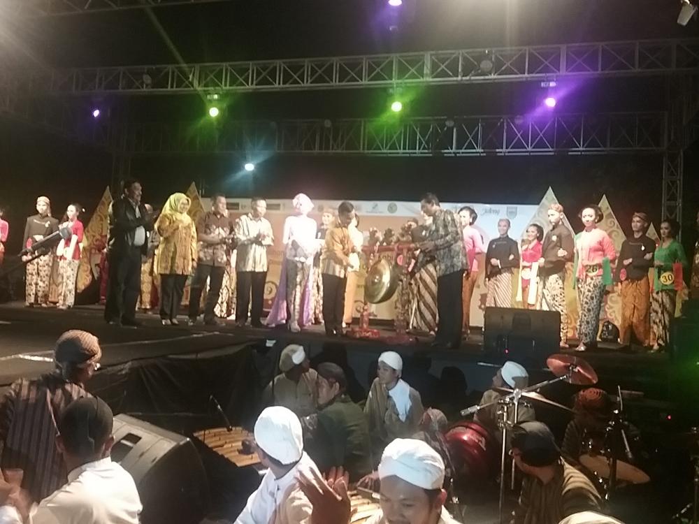 Mas dan Mbak Duta Wisata Mengemban Tugas Promosikan Potensi Batang