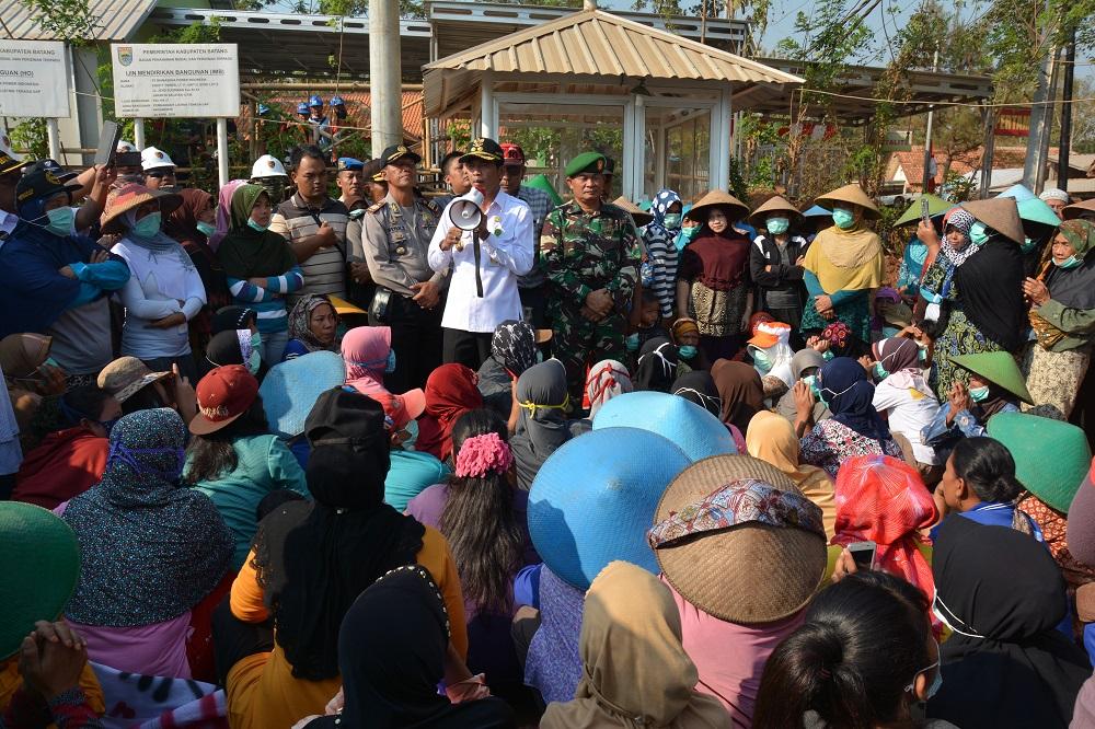 Wabup SuyonoTemui Pengunjukrasa Warga Terdampak Pembangunan PLTU 2 X 1000 MW