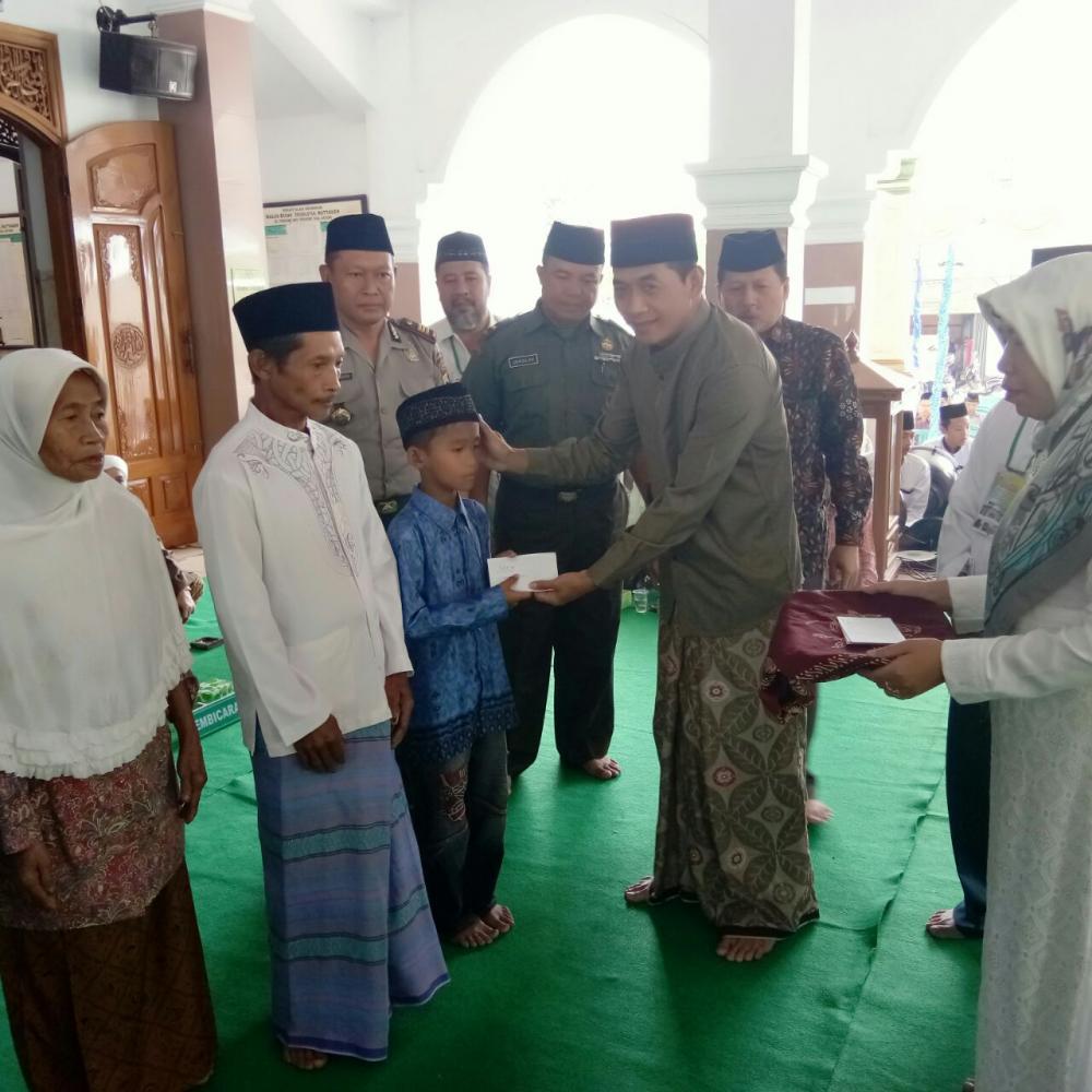 Rayakan Tahun Baru Islam, Masyrakat Batang Santuni Yatim Piatu dan Kaum Dhuafa