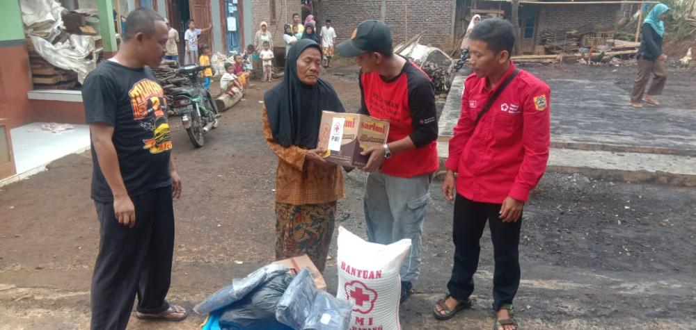 PMI Batang Bakal Renovasi Rumah Korban Kebakaran