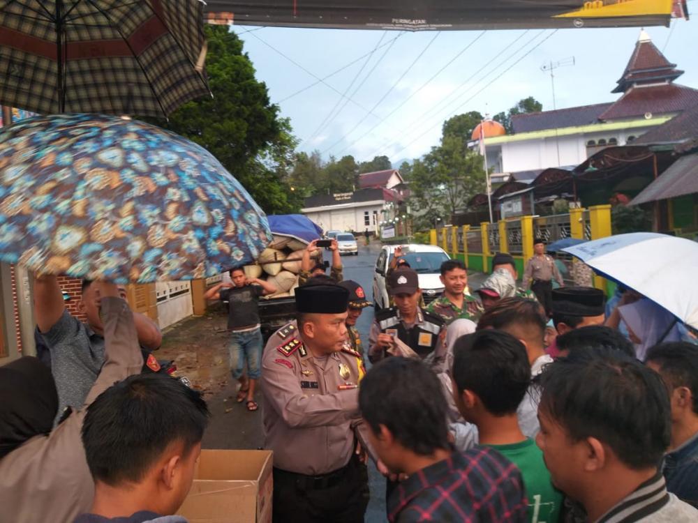 Bersedekah Melalui Berbagi Takjil