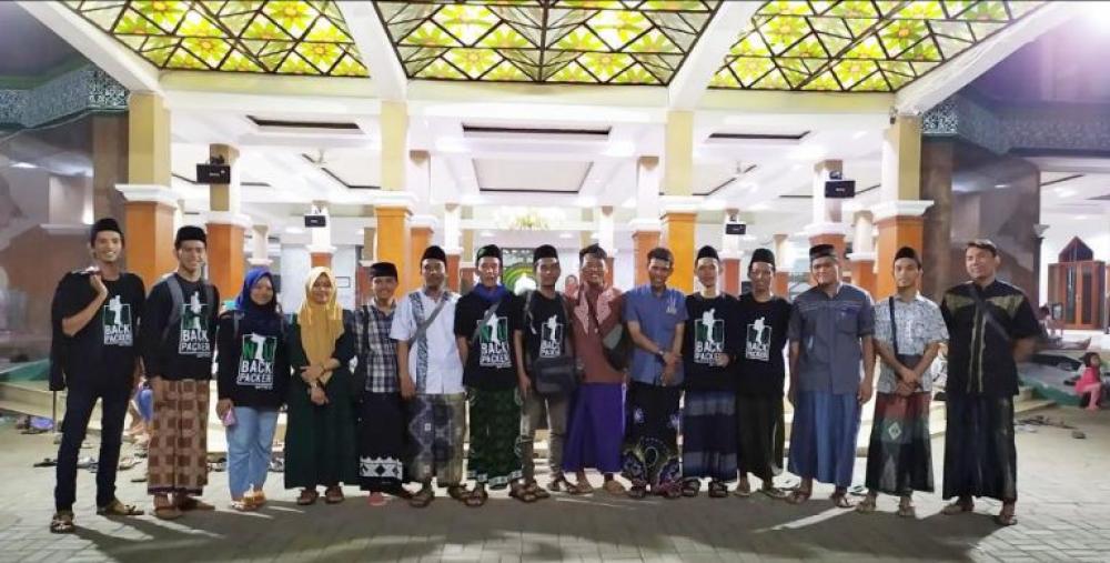 Tarawih Backpacker Road to Seven Masjid Rekatkan Komunitas