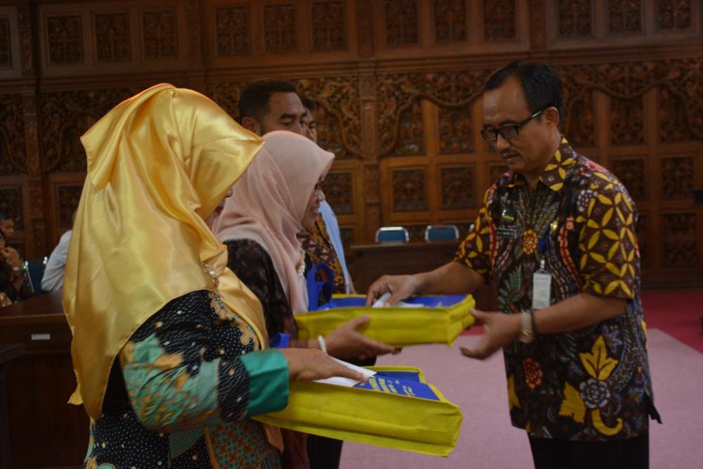 64 Purna Tugas ASN di Batang Dapat Tali Asih Korpri