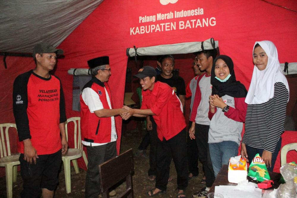 Sambut Puncak Arus Mudik, Ketua PMI Batang Sambangi Relawan