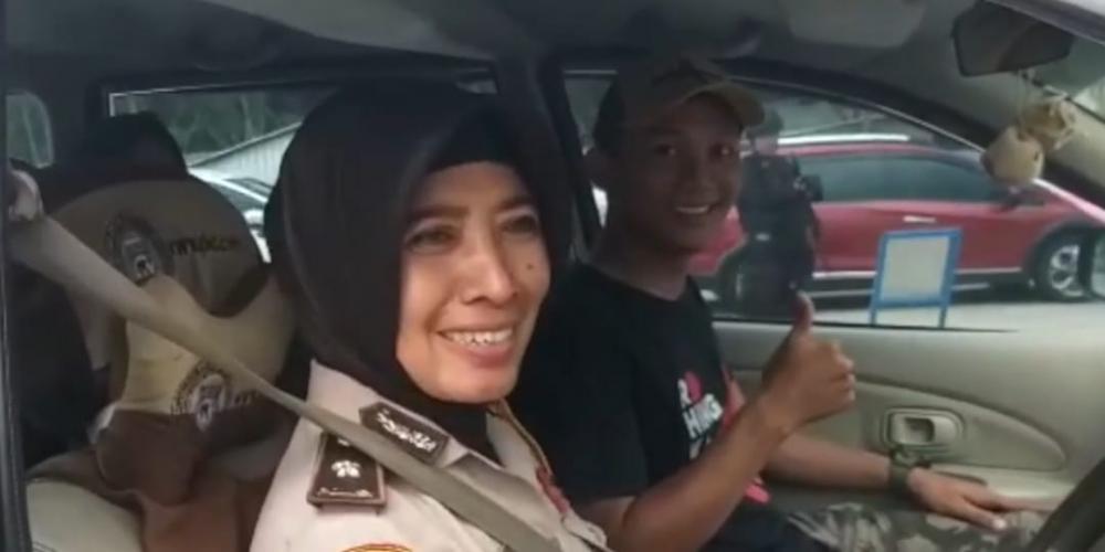 Pemudik Apresiasi Kinerja Petugas Pos Pam Lebaran di Batang