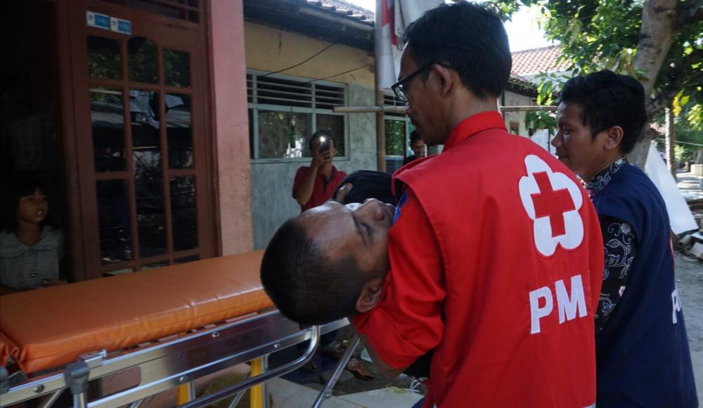 PMI Batang Siagakan Ambulans Gratis 24 Jam
