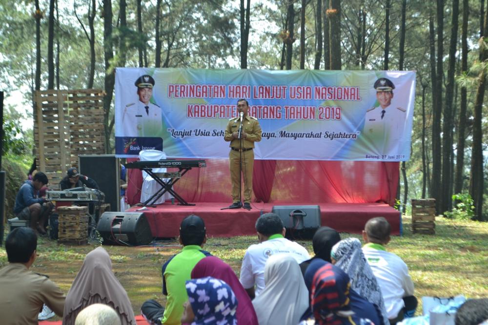 Peringati Hari Lanjut Usia Nasional, Dinsos Batang Gelar Senam Lansia