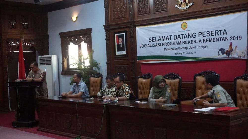 Ribuan RTM di Batang Terima DOC Bibit Ayam