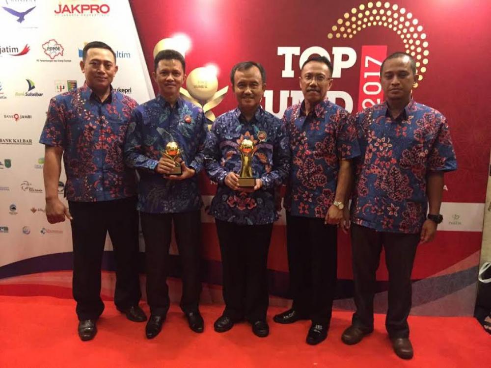 Bupati dan PDAM Raih Penghargaan Nasional