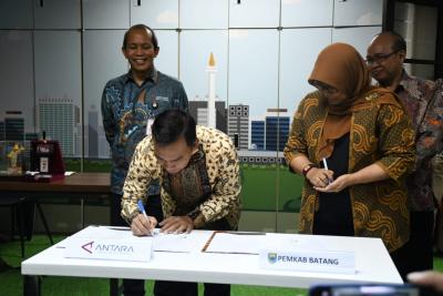 Pemkab Batang Tambah Satu Videotron Untuk Informasi Pelayanan Publik  