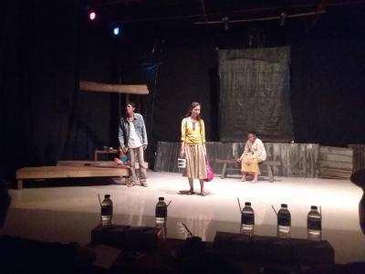 Bupati Batang : Berteater, Cara Mengkritik yang Intelek