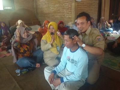 Akupresur Jadi Layanan Unggulan Posbindu Gondang Batang