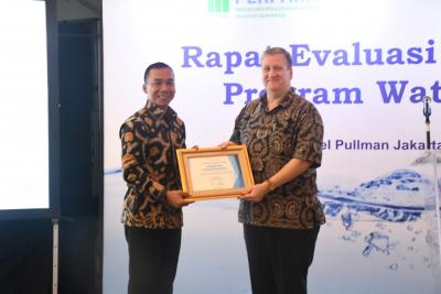 Bupati Batang Terima Penghargaan Water.org 