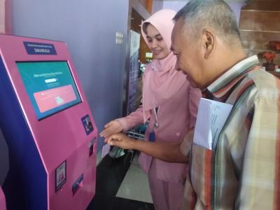 Kartu Pasien RS QIM Batang Berikan Kemudahan Saat Berbelanja