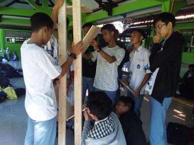 Karya Tiga Dimensi Pelajar SMAN 2 Batang Mendukung Budaya Literasi