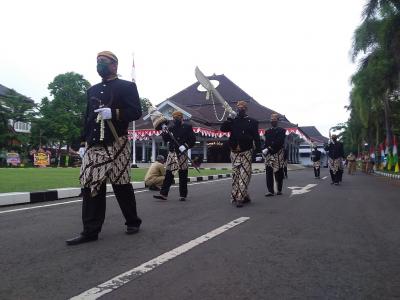 Bupati Batang : Melestarikan Adat Namun Tak Berkerumun
