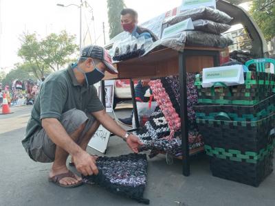 Produk Kerajinan WBP Rutan Batang Mulai Diminati Warga