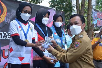 Sukses Sabet Medali Emas, Atlet Pentaque Batang Tarik Perhatian Pemda