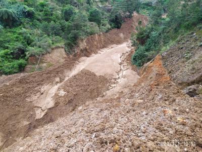 Tanah Longsor, 2 Dukuh Memutus Akses Ekonomi dan Pendidikan 