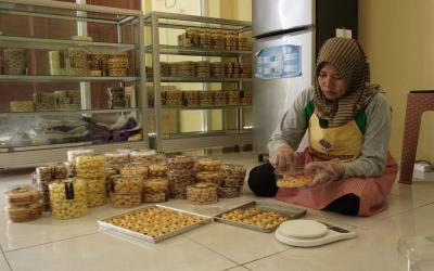 Jelang Lebaran, Usaha Kelompok Eks Migran Terima 600 Pesanan Kue Kering