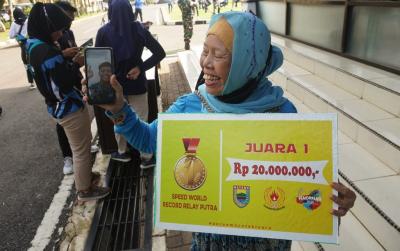 Atlet Batang Kiromal Katibin Dapatkan Satu Unit Rumah dan Uang Tunai Sebagai Bentuk Apresiasi