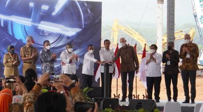 Joko Widodo Resmikan Pembangunan Pabrik Wavin di KIT Batang