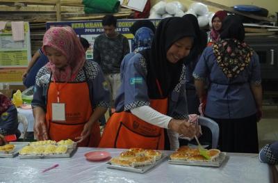 BBPLK Gelar Uji Kompetensi Pelatihan Pembuatan Kue dan Roti di Desa Binangun Batang