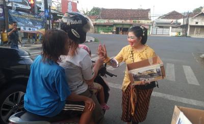 Badut Dower Galang Dana untuk Korban Gempa Cianjur