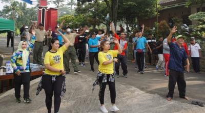 Rekatkan Keakraban, Kodim Batang Senam Bareng Mitra Deradikalisasi