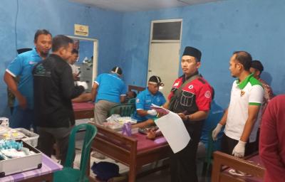 Penggemar Iwan Fals Gelar Khitan Massal di Batang