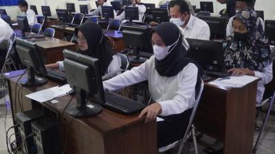 Ada 99 Formasi, 214 Calon Perangkat Desa Mengikuti CAT