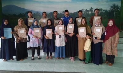 Garazawa Sebar Sertifikat Halal, Pedagang Camilan Bernapas Lega