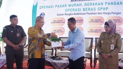 Stabilkan Ketahanan Pangan, KPw BI Tegal Salurkan 2.000 Bibit Cabai