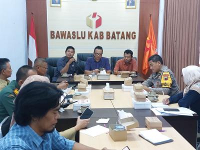 Bawaslu Batang Gelar Rakor Penertiban Alat Peraga Kampanye