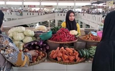 Musim Hujan, Pedagang Waspadai Cabai Rawan Busuk
