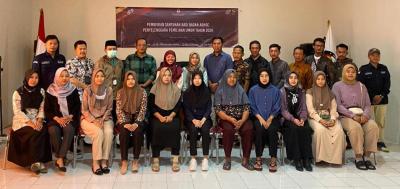 KPU Batang Salurkan Santunan untuk Petugas Pemilu Yang Sakit