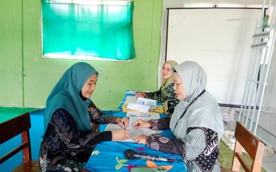 Baznas Batang Salurkan Zakat Guru di Lingkungan Kemenag