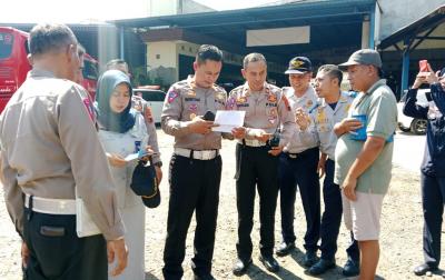 Antisipasi Kecelakaan, Satlantas Batang Proaktif Gelar Ram Check Bus Wisata dengan Dishub