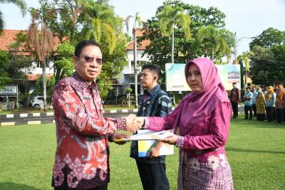 290 ASN Pemkab Batang Terima SK Kenaikan Pangkat