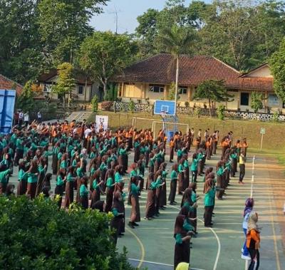 SMAN 1 Bandar Mencetak Generasi Emas Dengan Program Sekolah Sehat