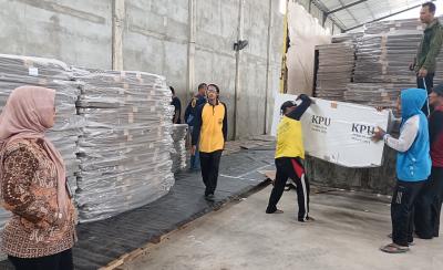 Waspadai Hewan Pengerat, Gudang KPU Intens Disemprot Cairan Khusus