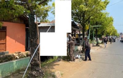 Bawaslu Batang Tertibkan 8.601 APK Yang Melanggar Dalam Pilkada