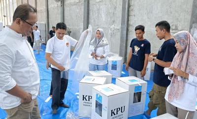 Pengepakan Usai, KPU Batang Siap Distribusikan Logistik