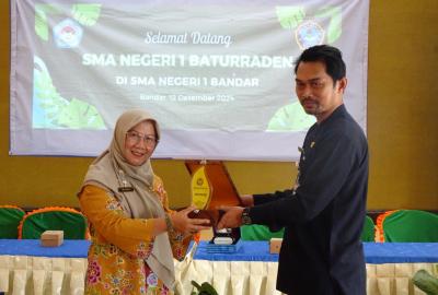 Jadi Role Model Sekolah Sehat, SMA Negeri 1 Bandar Menerima Kunjungan 3 Sekolah