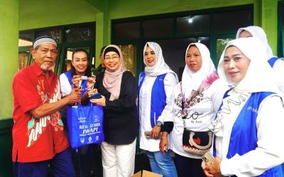 Peringati HUT Ke-50, 300 Paket Sembako Murah Dari IWAPI Batang Habis Terjual