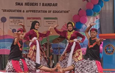 Dies Natalis Ke-33, SMAN 1 Bandar Menggali Potensi Diri Siswa Lewat Seni