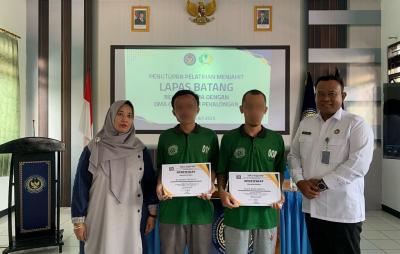 Pelatihan Jahit Usai, WBP Lapas Batang Siap Berwirausaha