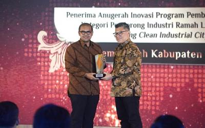 Bupati Batang Raih Penghargaan Detik Jateng-Jogja Award 2025 Dorong Industri Ramah Lingkungan