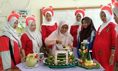 Belasan Ragam Tumpeng Estetik Meriahkan HUT Ke-31 ESTU
